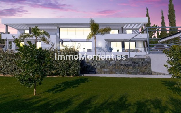 Resale - Villa - El Paraiso - New Golden Mile