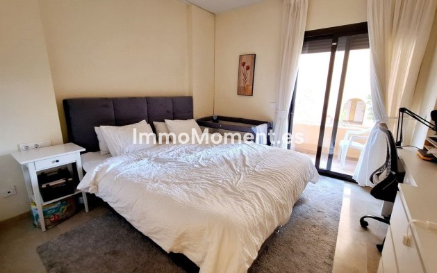 Resale - Apartment - Manilva - La Duquesa