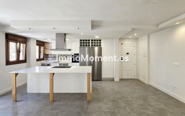 Resale - Apartment - Málaga - Málaga Centro