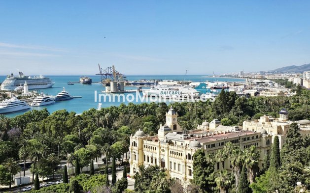 Resale - Apartment - Málaga - Málaga Centro
