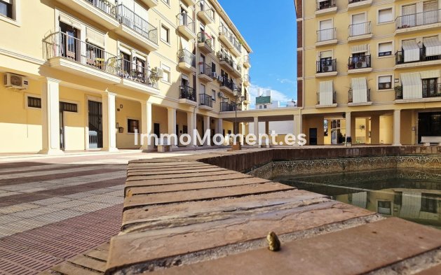 Resale - Apartment - Málaga - Málaga Centro