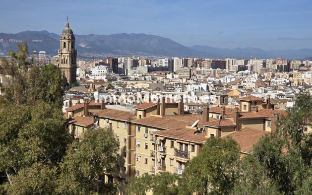 Resale - Apartment - Málaga - Málaga Centro