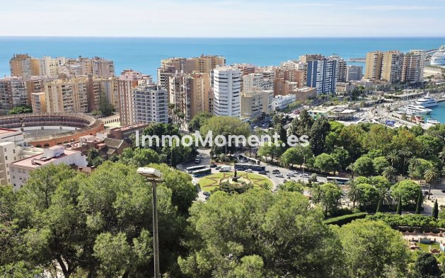 Resale - Apartment - Málaga - Málaga Centro