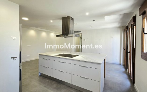 Resale - Apartment - Málaga - Málaga Centro