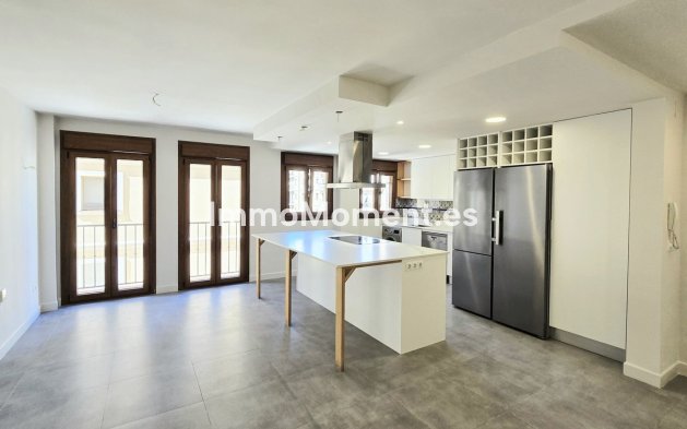 Resale - Apartment - Málaga - Málaga Centro