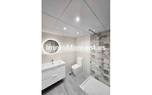 Resale - Apartment - Málaga - Málaga Centro