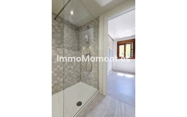 Resale - Apartment - Málaga - Málaga Centro