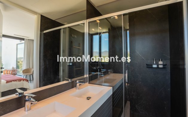 Reventa - Villa independiente - Estepona  - Estepona Centro
