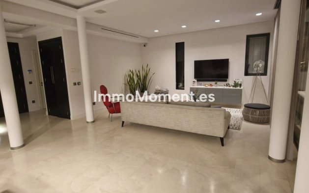 Wiederverkauf - Freistehende Villa - Marbella - Nueva Andalucía