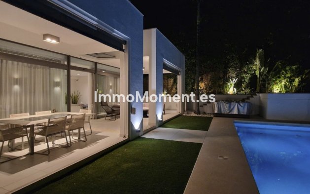 Wiederverkauf - Freistehende Villa - Marbella - Nueva Andalucía