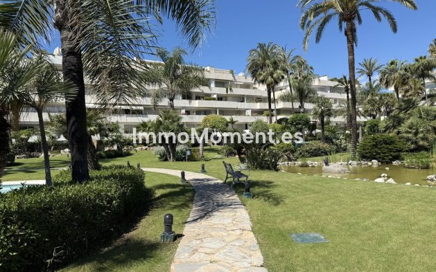 Resale - Apartment - Marbella - Puerto Banús