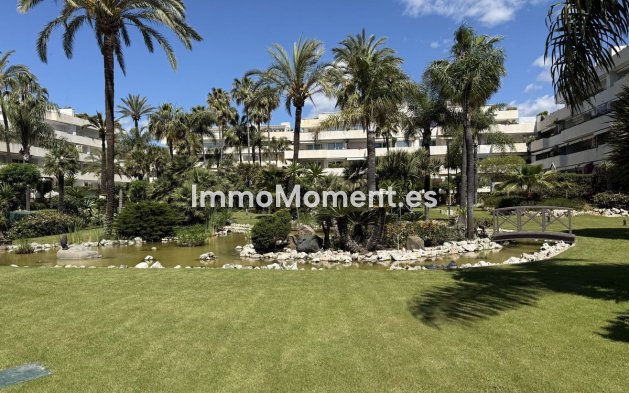 Resale - Apartment - Marbella - Puerto Banús