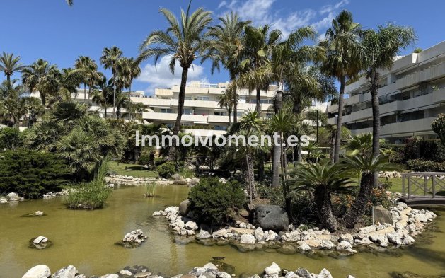 Resale - Apartment - Marbella - Puerto Banús