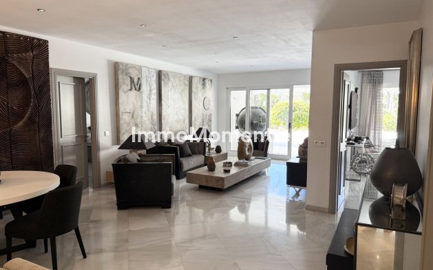 Resale - Apartment - Marbella - Puerto Banús