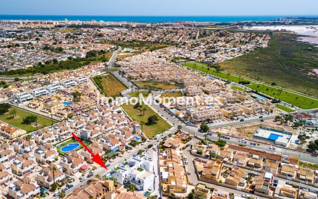 Bestaande woning - Vrijstaande villa - Torrevieja - Torrevieja Centro