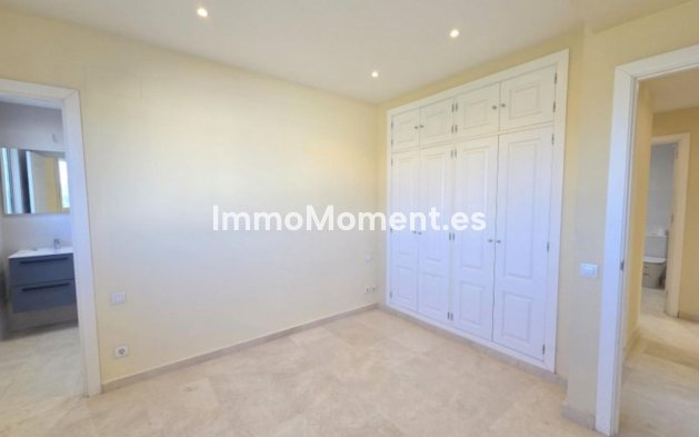 Resale - Apartment - Manilva - La Duquesa