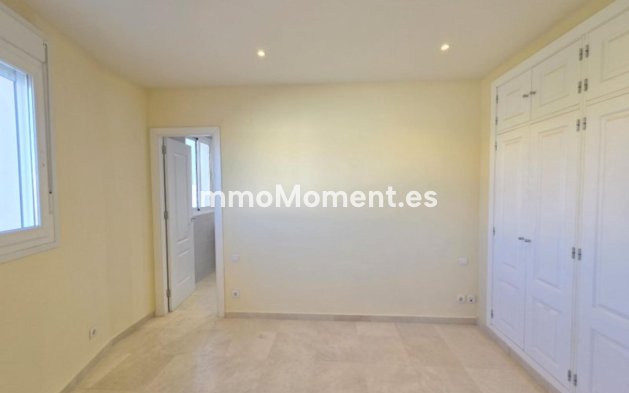 Resale - Apartment - Manilva - La Duquesa