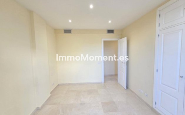 Resale - Apartment - Manilva - La Duquesa