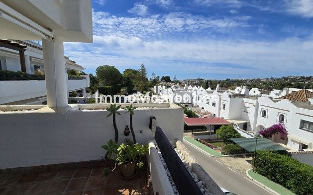 Resale - Apartment - Marbella - Nueva Andalucía