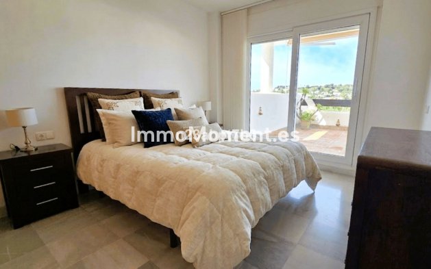 Resale - Apartment - Marbella - Nueva Andalucía