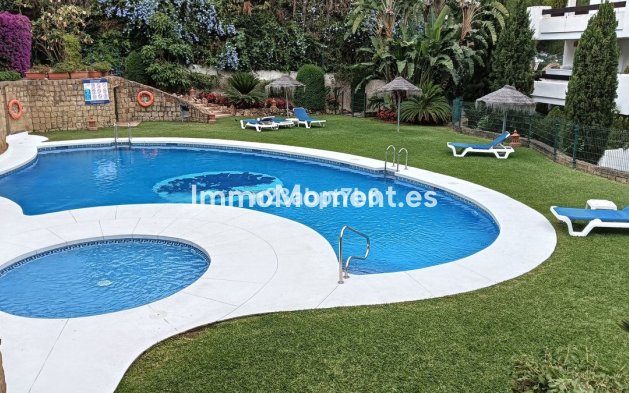 Resale - Apartment - Marbella - Nueva Andalucía