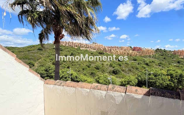 Resale - Apartment - Manilva - La Duquesa