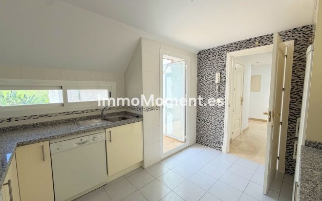 Resale - Apartment - Manilva - La Duquesa