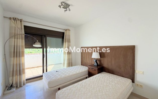 Resale - Apartment - Manilva - La Duquesa
