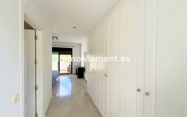 Resale - Apartment - Manilva - La Duquesa