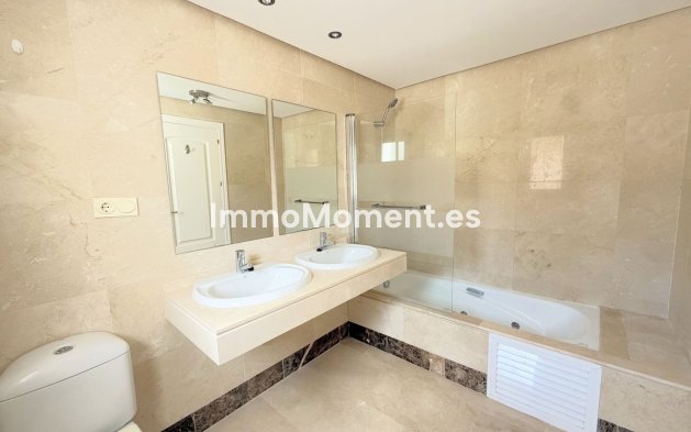 Resale - Apartment - Manilva - La Duquesa