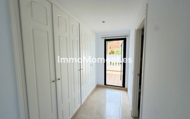 Resale - Apartment - Manilva - La Duquesa