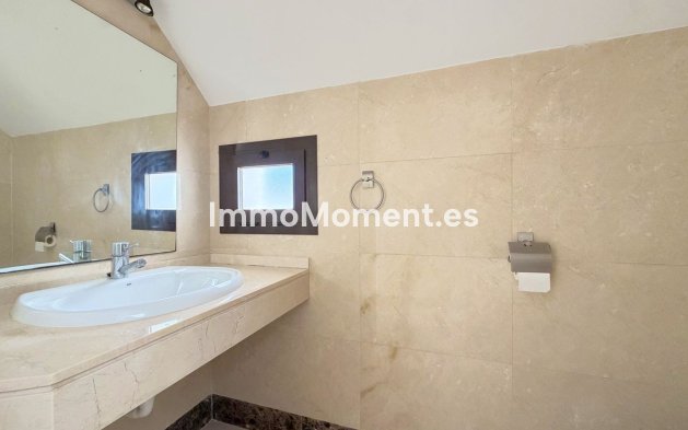 Resale - Apartment - Manilva - La Duquesa