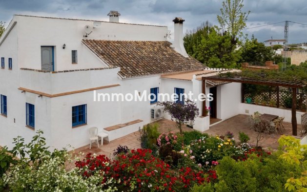 Resale - Country house - Inland  - Alhaurín el Grande Centro