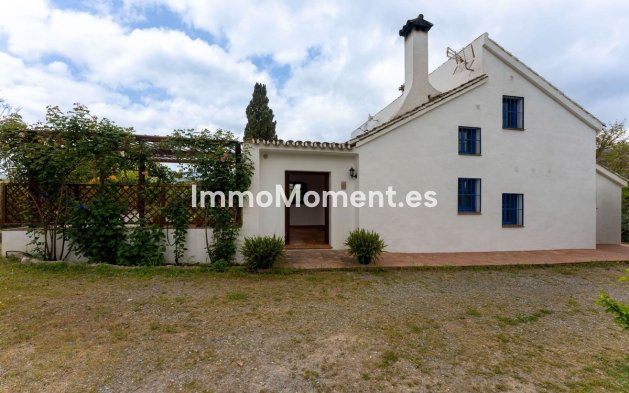 Resale - Country house - Inland  - Alhaurín el Grande Centro