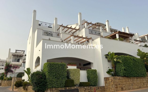 Resale - Apartment - Marbella - Nueva Andalucía