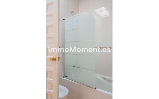 Wiederverkauf - Wohnung - Marbella - Nueva Andalucía