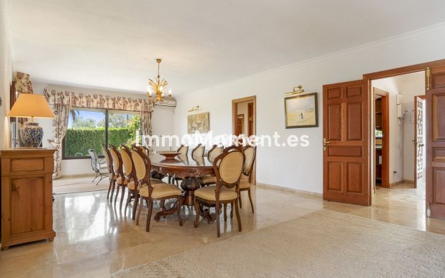 Wiederverkauf - Villa - Marbella - Las Chapas