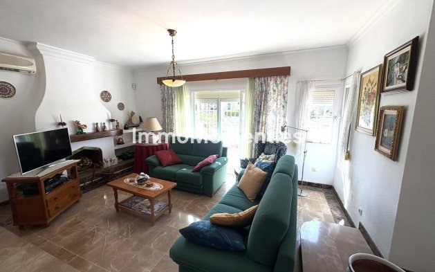 Wiederverkauf - Freistehende Villa -   Inländisch - Alhaurín de la Torre