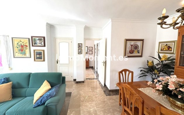 Wiederverkauf - Freistehende Villa -   Inländisch - Alhaurín de la Torre