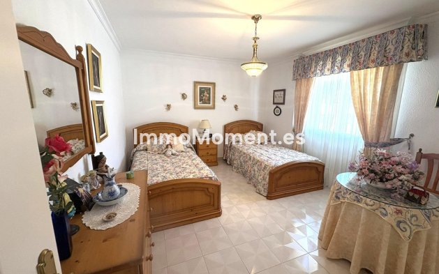 Wiederverkauf - Freistehende Villa -   Inländisch - Alhaurín de la Torre