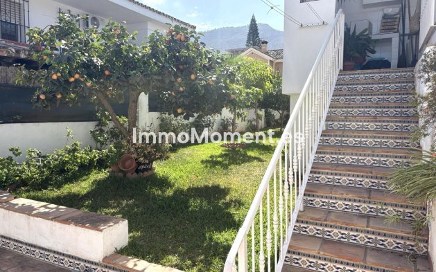 Wiederverkauf - Freistehende Villa -   Inländisch - Alhaurín de la Torre