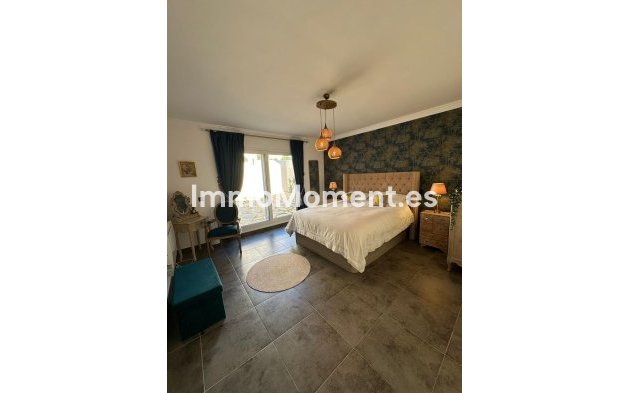 Wiederverkauf - Freistehende Villa - Estepona  - Estepona Centro