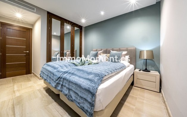 Resale - Apartment - Estepona - Estepona Centro