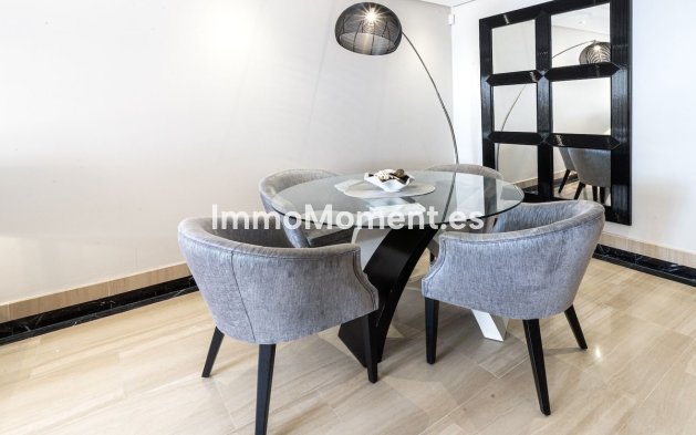 Resale - Apartment - Estepona - Estepona Centro
