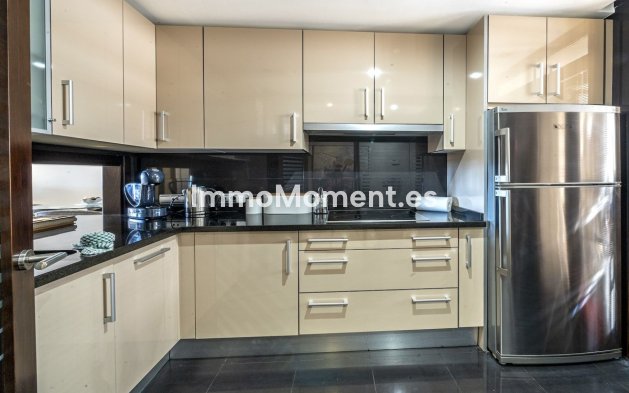 Resale - Apartment - Estepona - Estepona Centro
