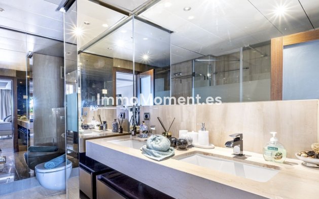 Resale - Apartment - Estepona - Estepona Centro