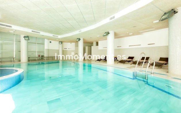 Resale - Apartment - Estepona - Estepona Centro