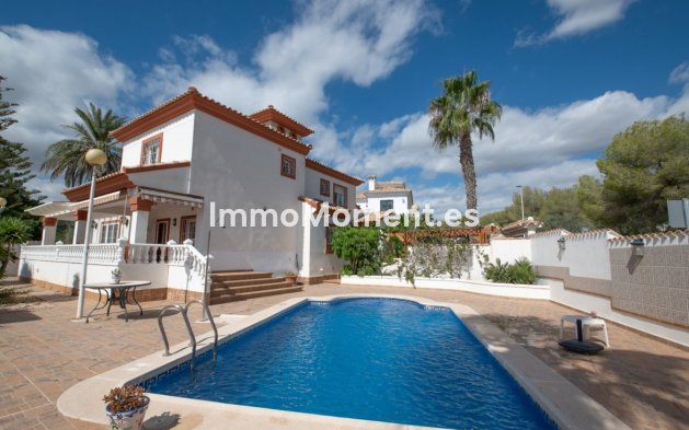 Resale - Villa - Orihuela - Orihuela Costa