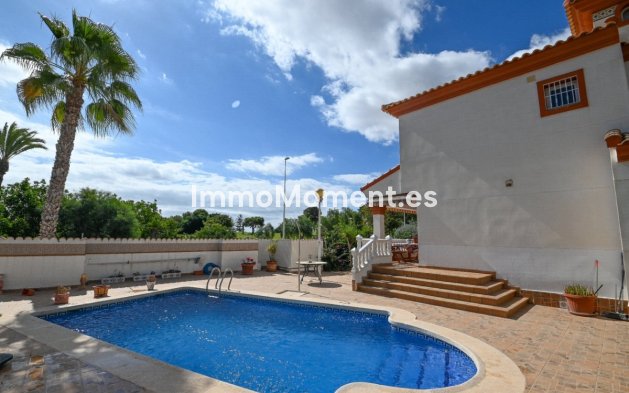 Resale - Villa - Orihuela - Orihuela Costa