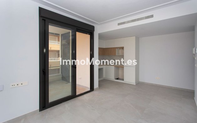 Resale - Apartment - Torrevieja - Torrevieja Centro